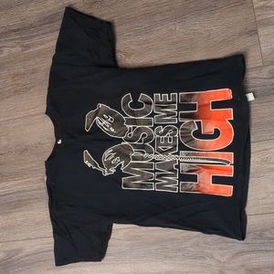 T shirt size small never worn